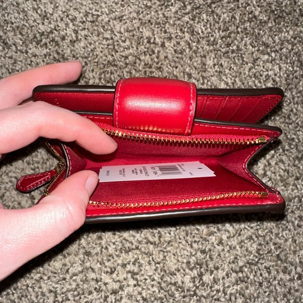 Coach Medium Corner Zip Wallet - Picture 9 of 10